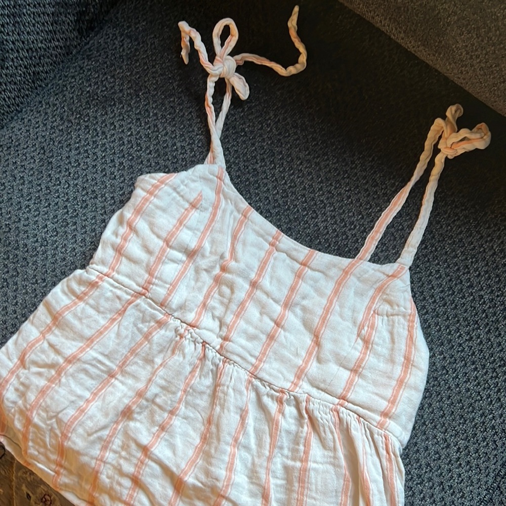 Old Navy summer shirt